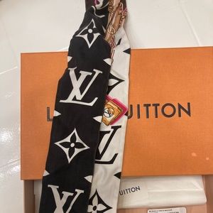 Reversible Louis Vuitton Ultimate Monogram BB Bandeau